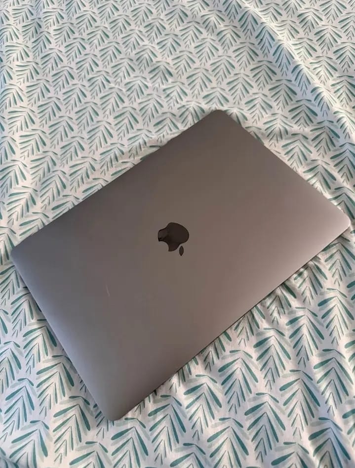 Macbook pro 16GB Ram 500GB